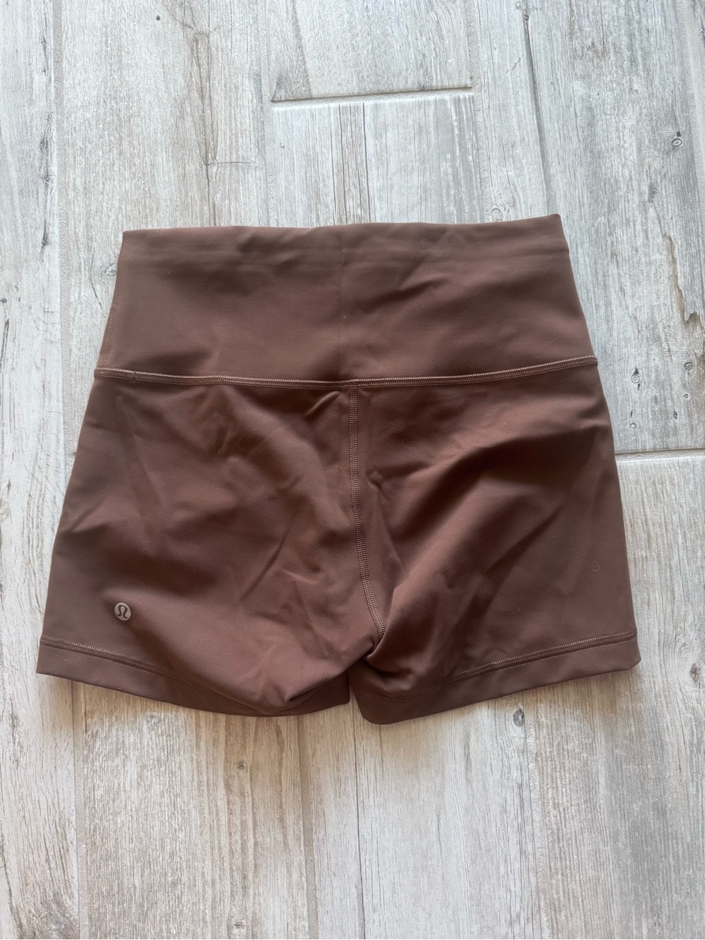 Lululemon Wunder Train High-Rise Short 4"
In Java Size 8 NWOT - Picture 10 of 13